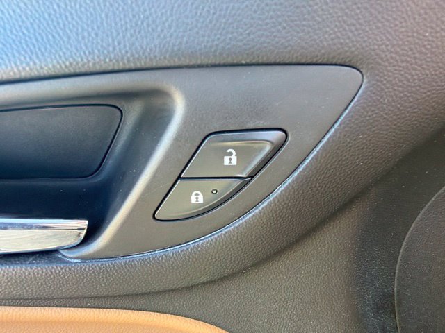 Used 2019 Chevrolet Equinox Premier FWD image 26