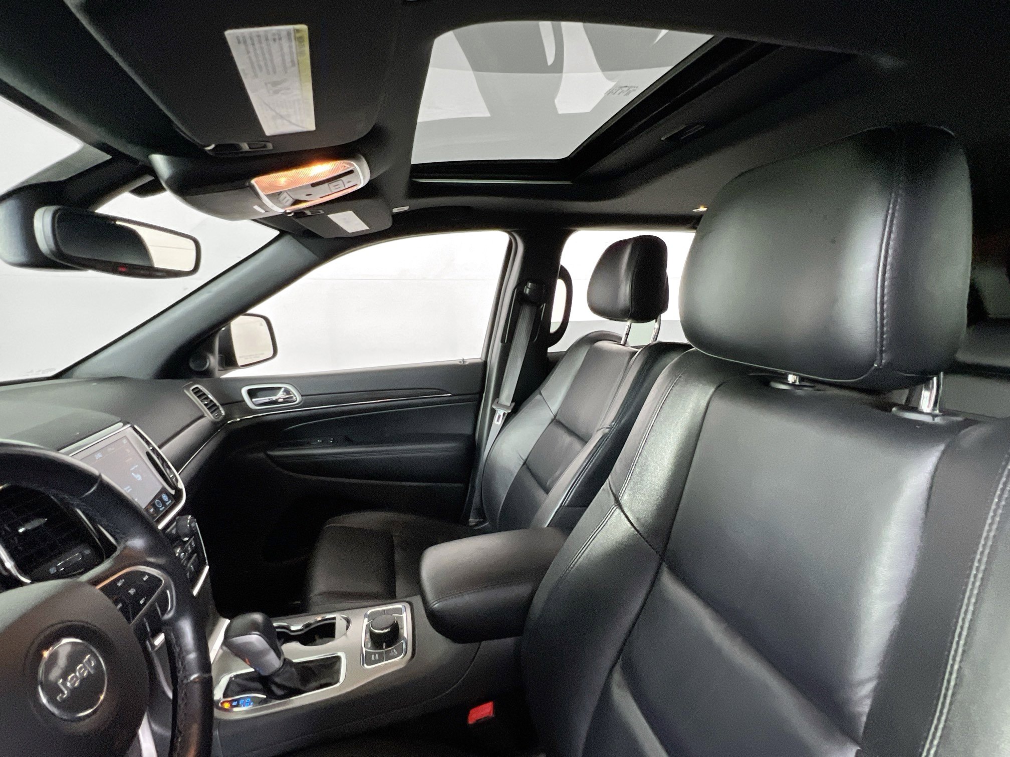 Used 2022 Jeep Grand Cherokee Limited image 22