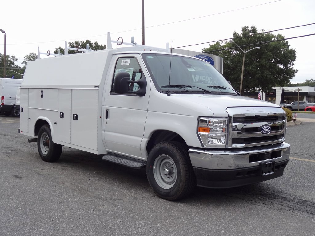New 2026 Ford E-350 and Econoline 350 Super Duty w/ Interior Upgrade Package