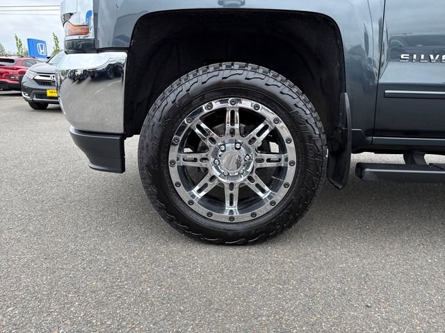 Used 2018 Chevrolet Silverado 1500 LT w/ All Star Edition AWD/4WD image 26
