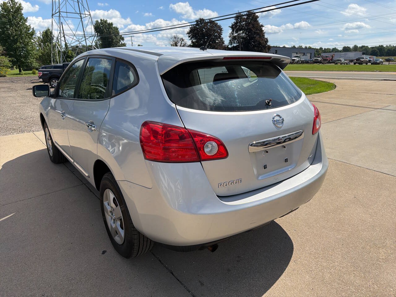 Used 2013 Nissan Rogue S AWD/4WD image 5