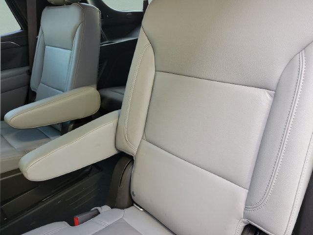 Used 2021 Chevrolet Tahoe Z71 w/ Luxury Package AWD/4WD image 15