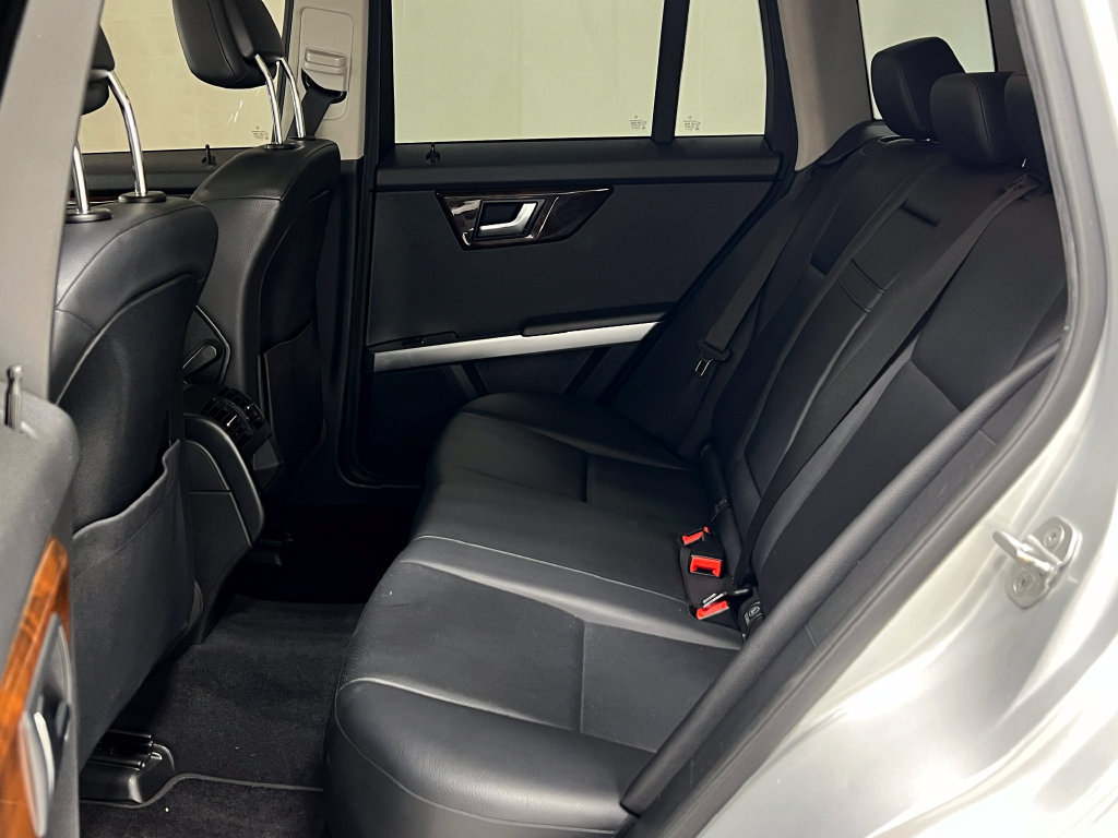 Used 2012 Mercedes-Benz GLK 350 4MATIC image 30