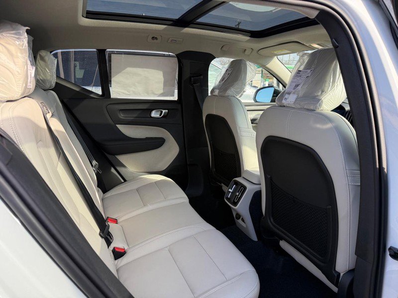 New 2026 Volvo XC40 B5 Ultra w/ Climate Package image 5