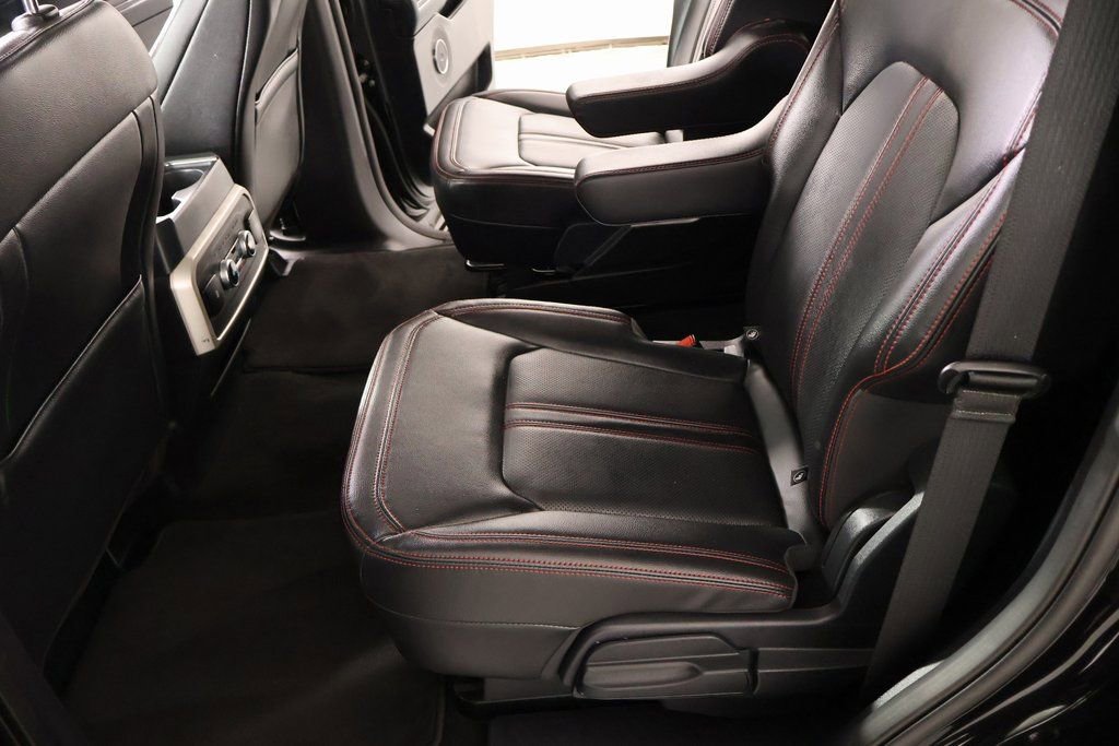Used 2024 Ford Expedition Limited image 12