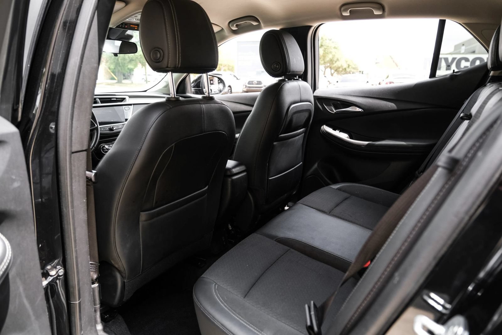 Used 2023 Buick Encore GX Select w/ Sport Touring Package FWD image 35