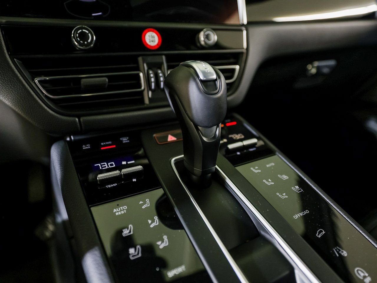 Certified 2025 Porsche Macan image 20