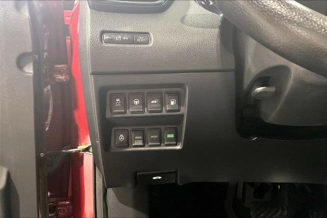 Used 2019 Nissan Rogue SV AWD/4WD image 44