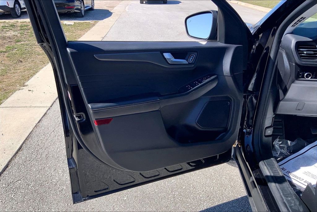Used 2024 Ford Escape SE image 19