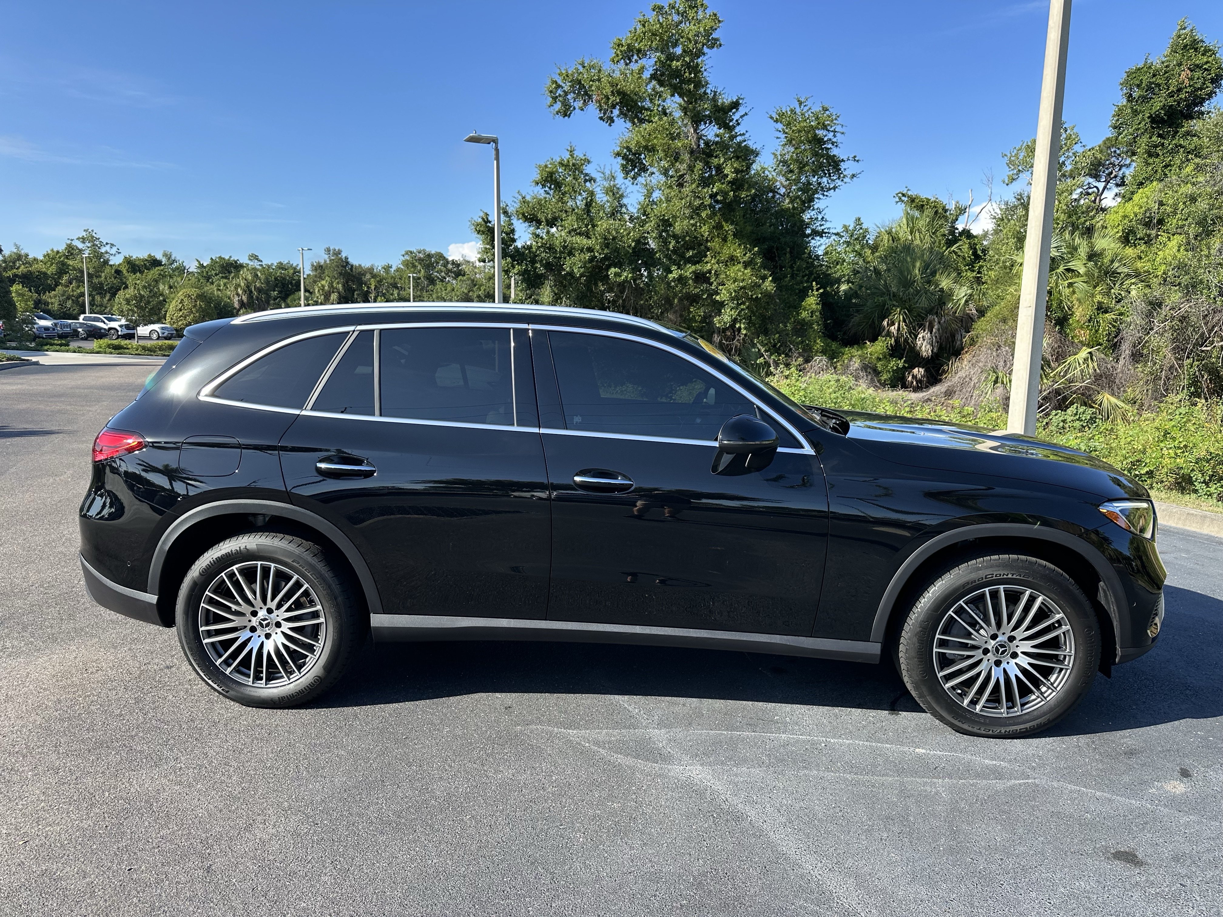 Used 2024 Mercedes-Benz GLC 300 4MATIC image 3