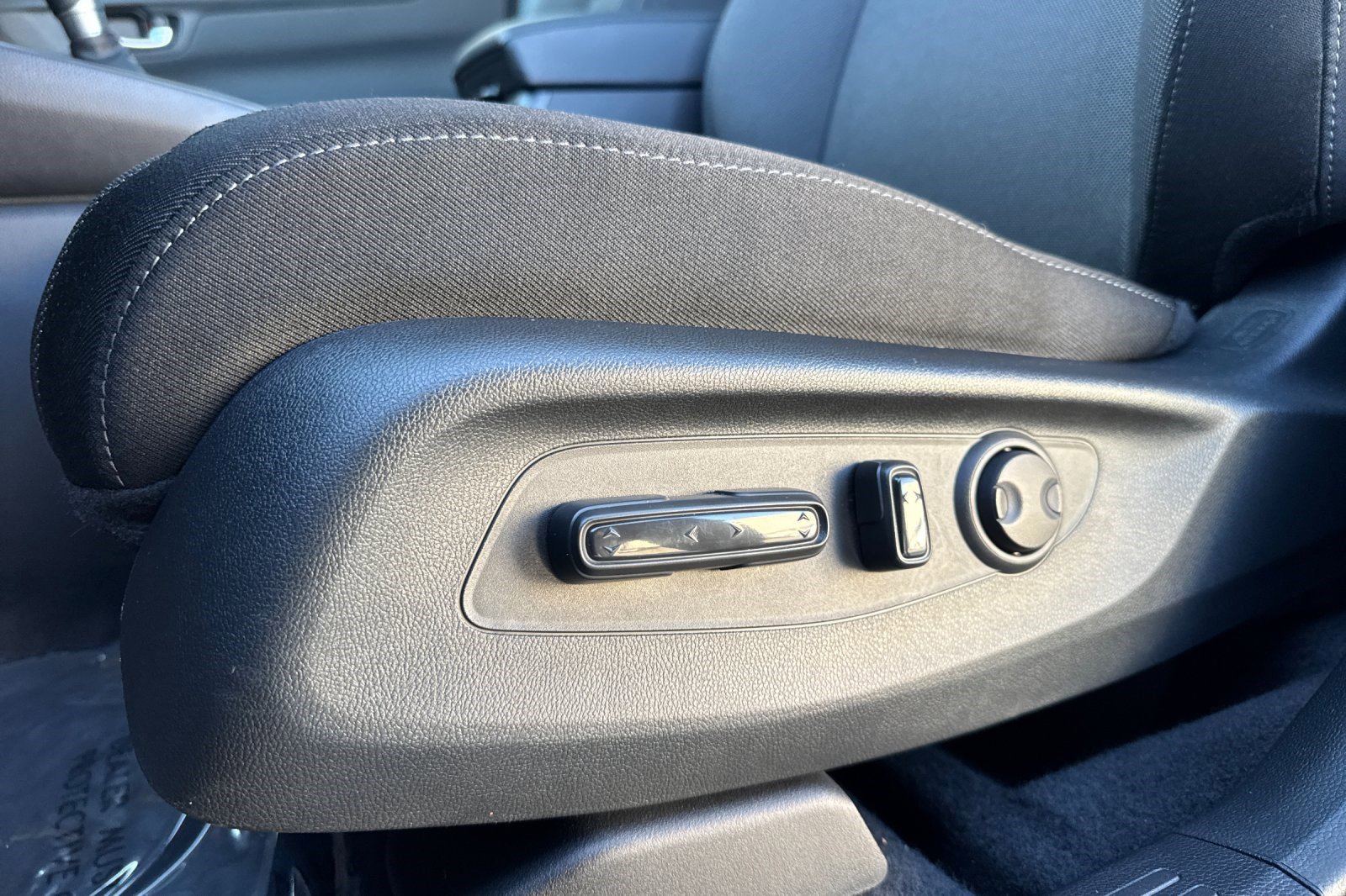 Used 2025 Honda CR-V EX image 14