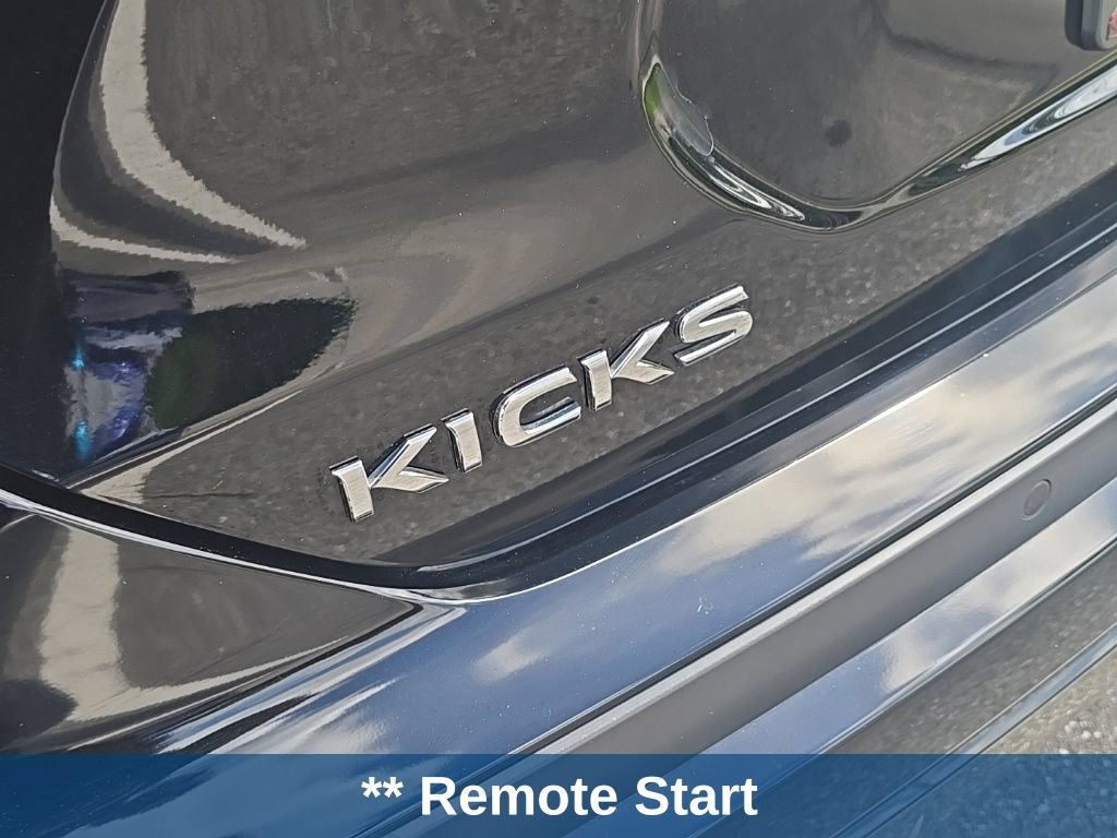 Used 2023 Nissan Kicks SR w/ SR Premium Package FWD image 13