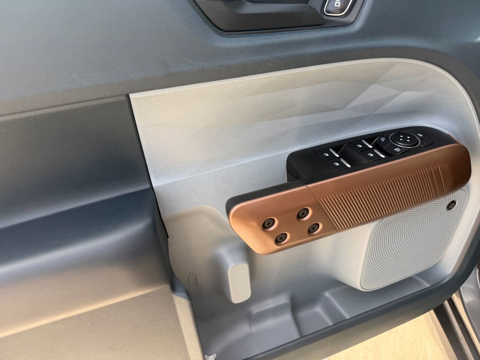 Used 2023 Ford Maverick Lariat w/ Lariat Luxury Package AWD/4WD image 17