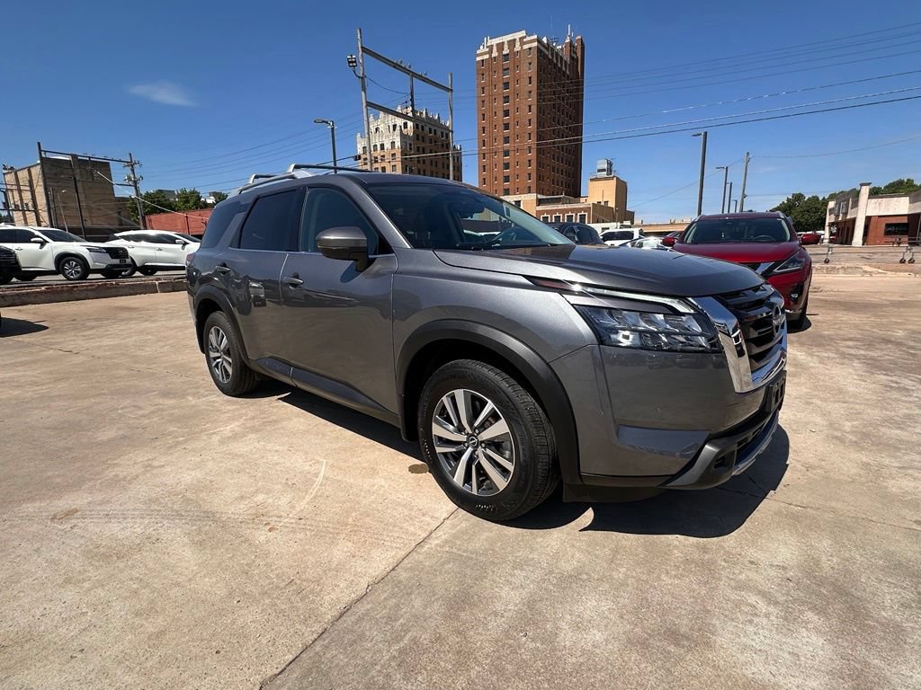 Certified 2025 Nissan Pathfinder SL AWD/4WD image 10