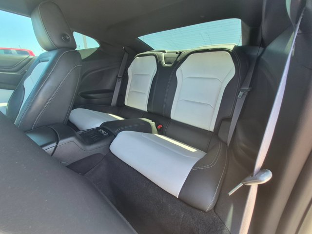 Used 2016 Chevrolet Camaro SS RWD image 17