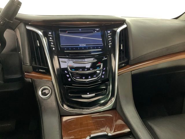 Used 2015 Cadillac Escalade Premium image 13