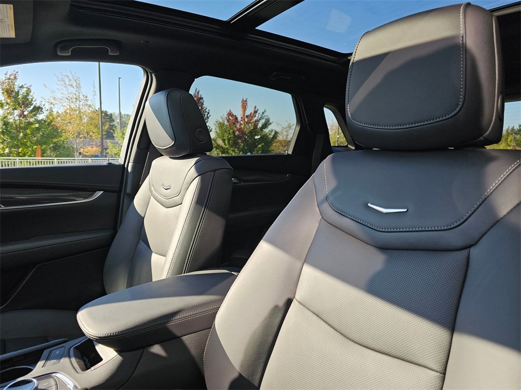 New 2025 Cadillac XT5 Sportv w/ LPO, Floor Liner Package image 23