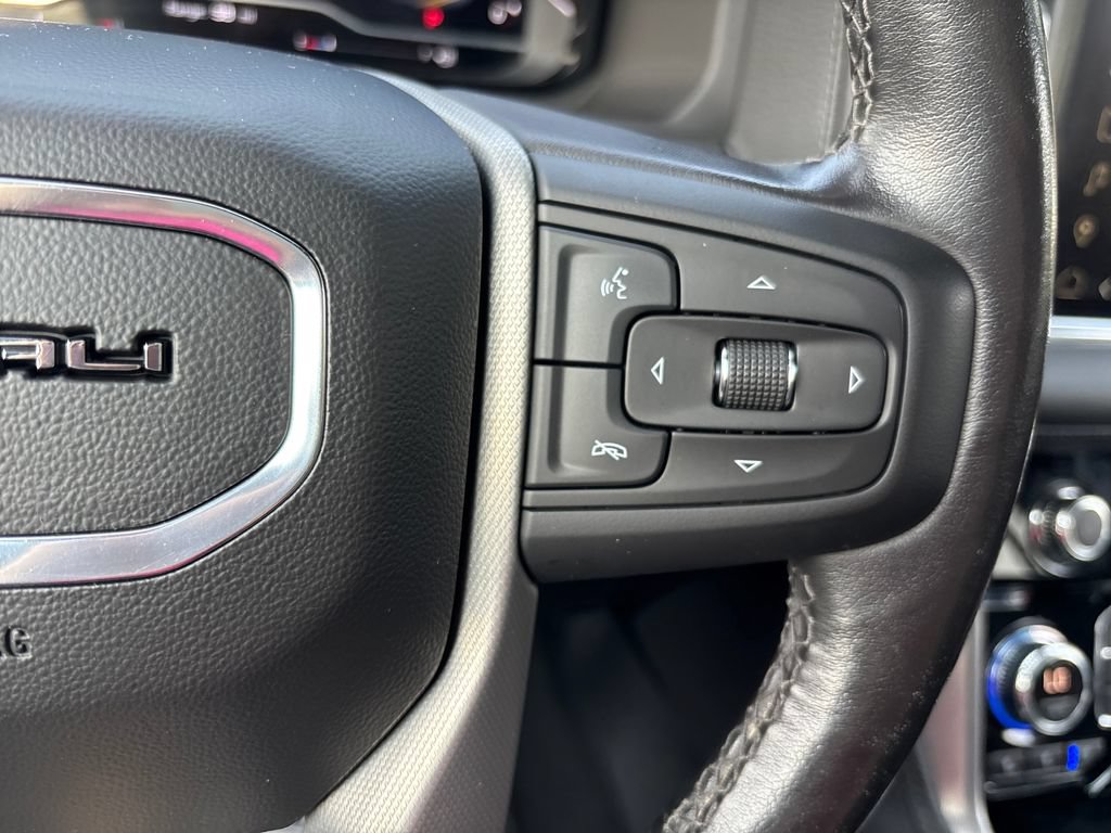 Used 2022 GMC Yukon XL Denali AWD/4WD image 25