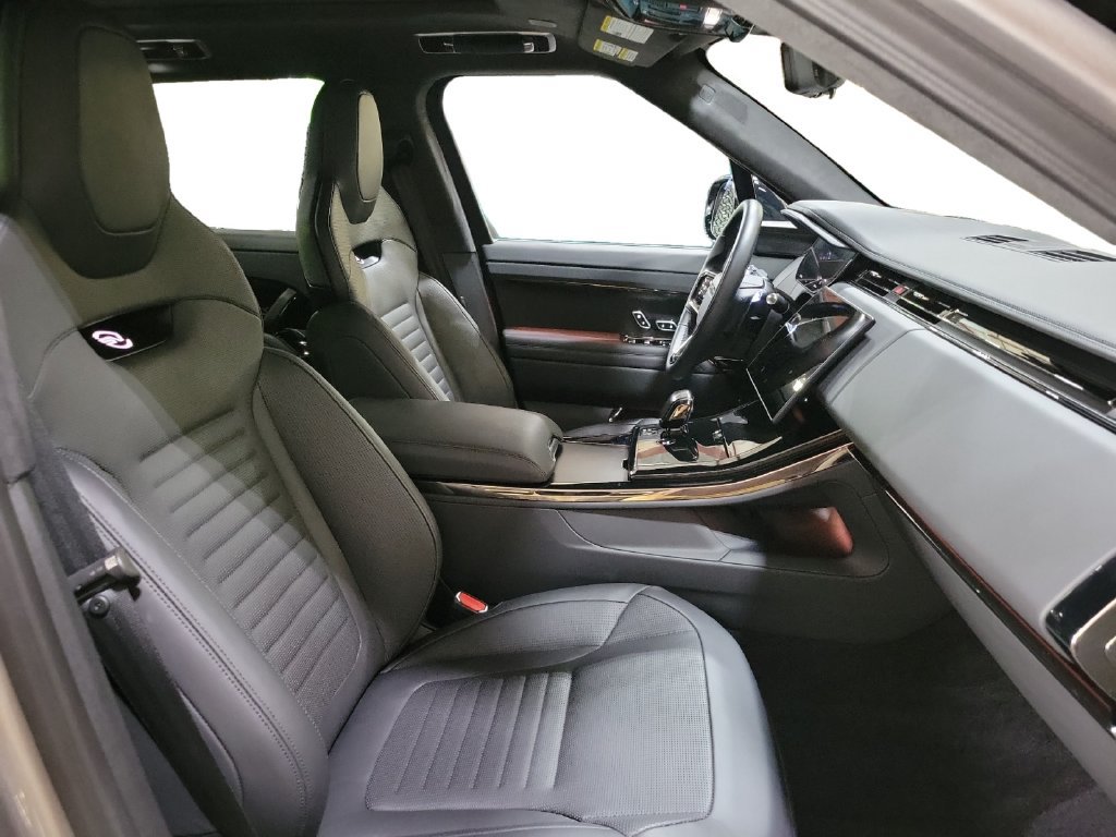 Used 2024 Land Rover Range Rover Sport AWD/4WD image 29