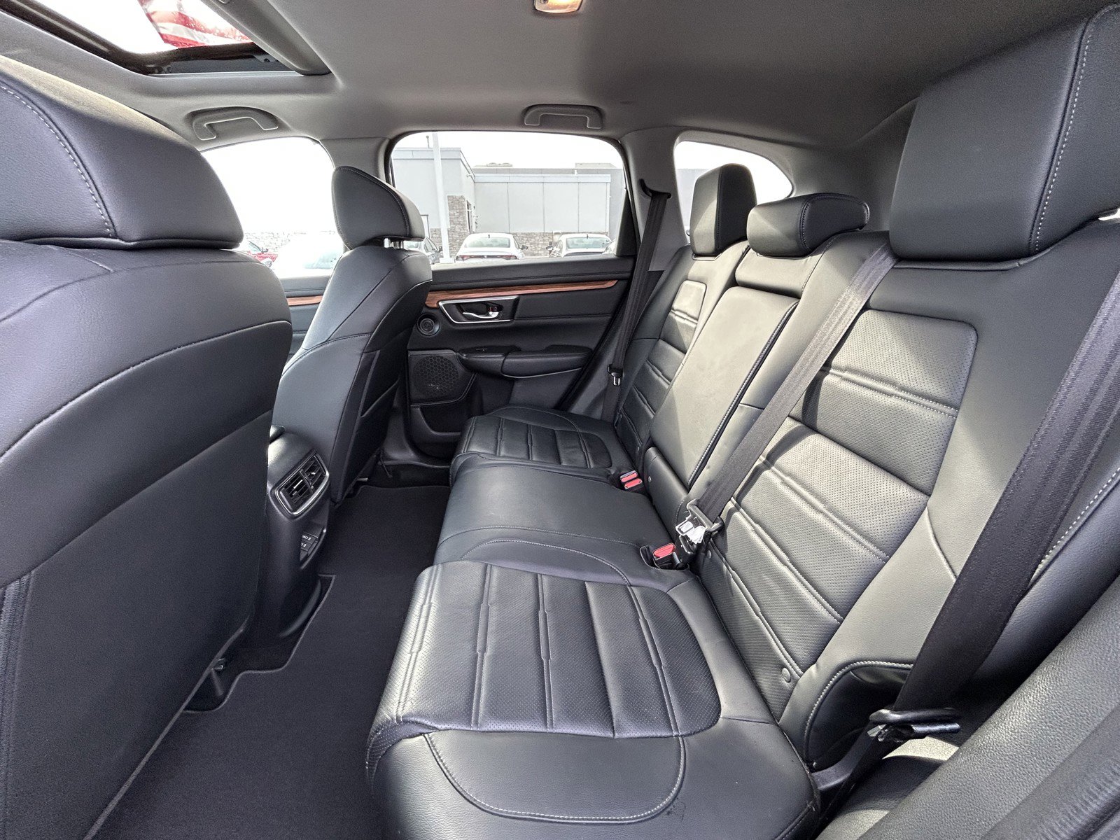 Used 2020 Honda CR-V Touring image 14