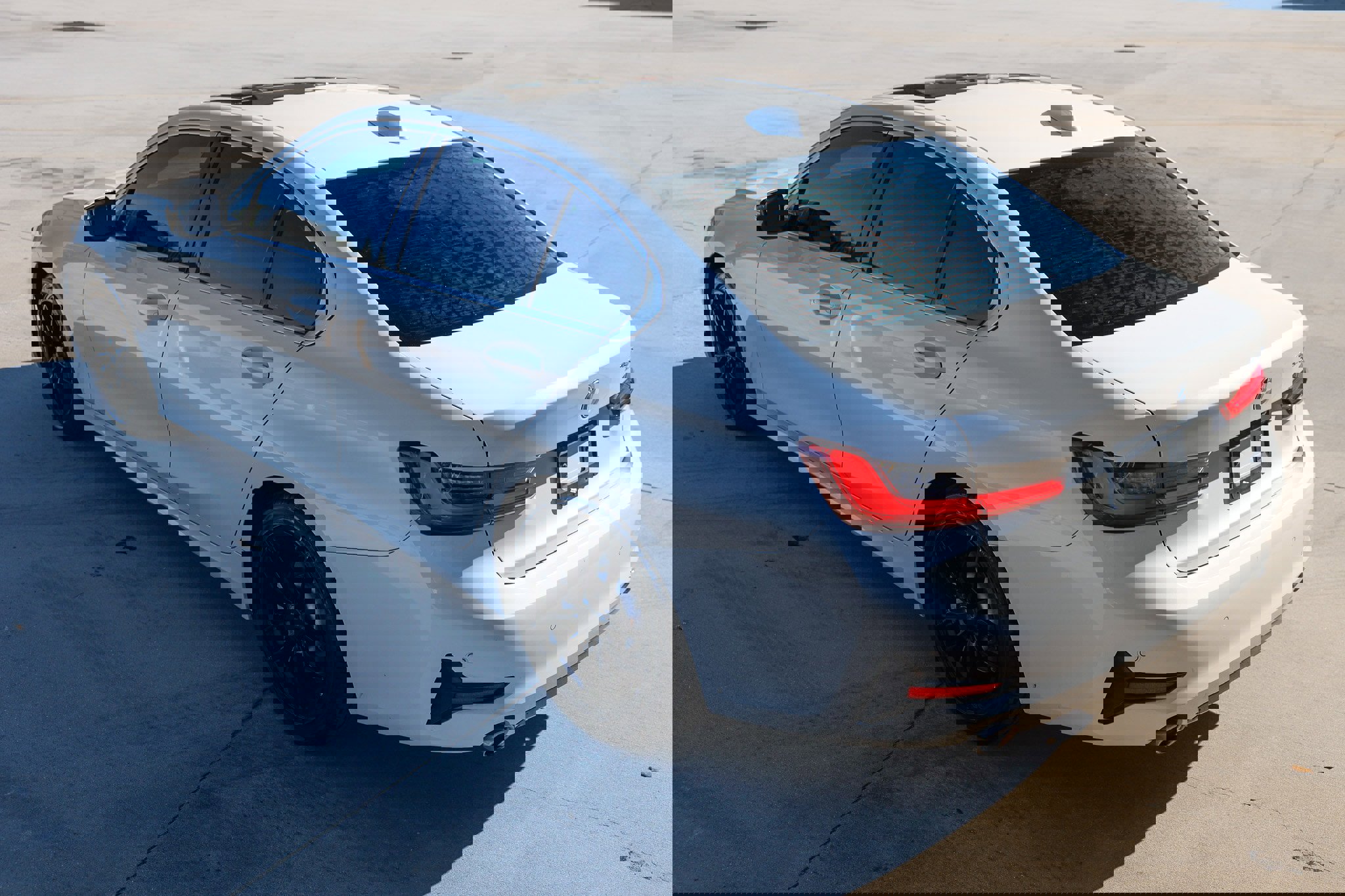 Used 2019 BMW 330i Sedan w/ Premium Package image 10