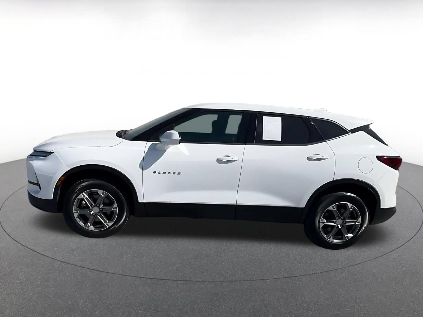 Used 2026 Chevrolet Blazer LT FWD image 7