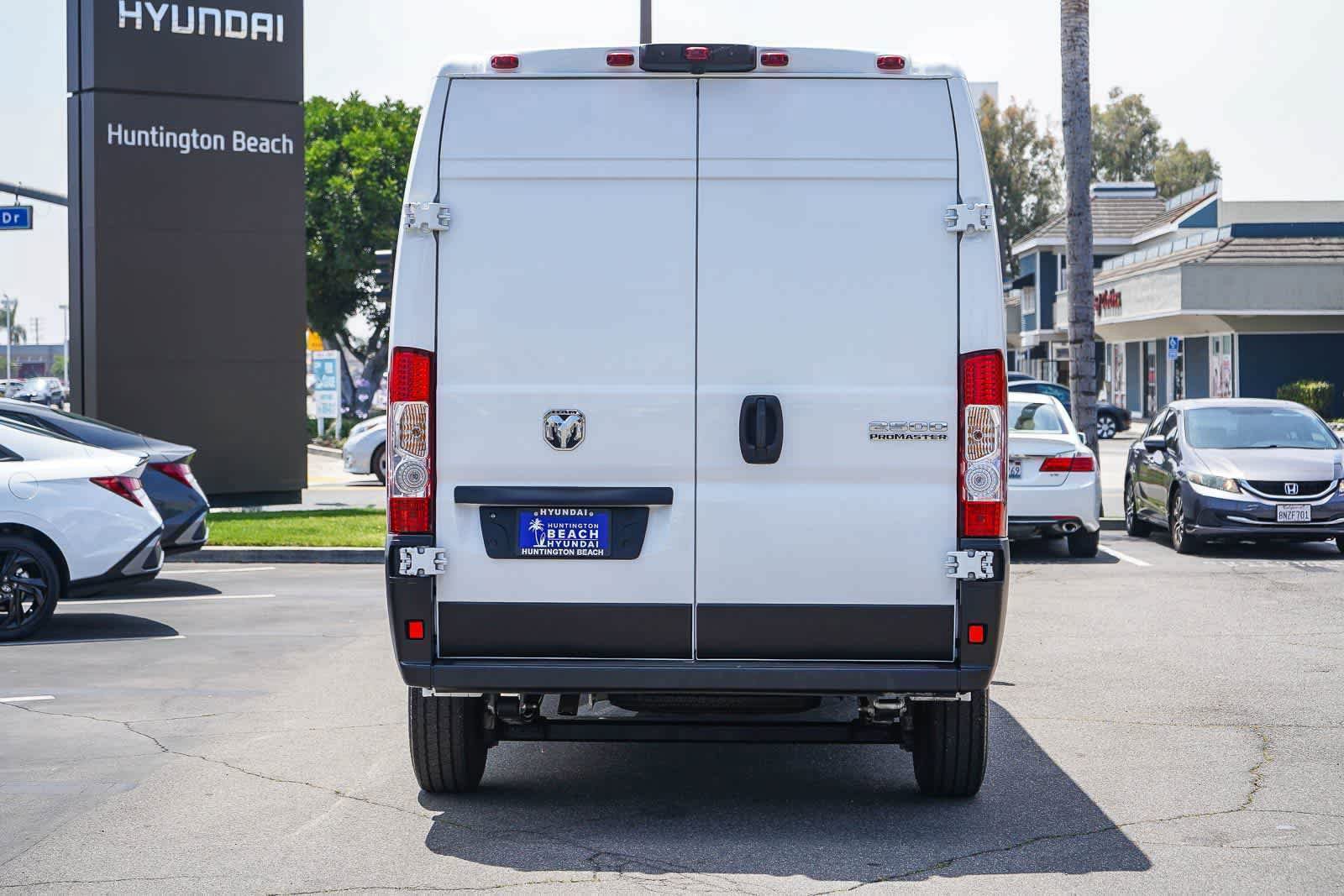 Used 2025 RAM ProMaster 2500 w/ Convenience Group FWD image 5