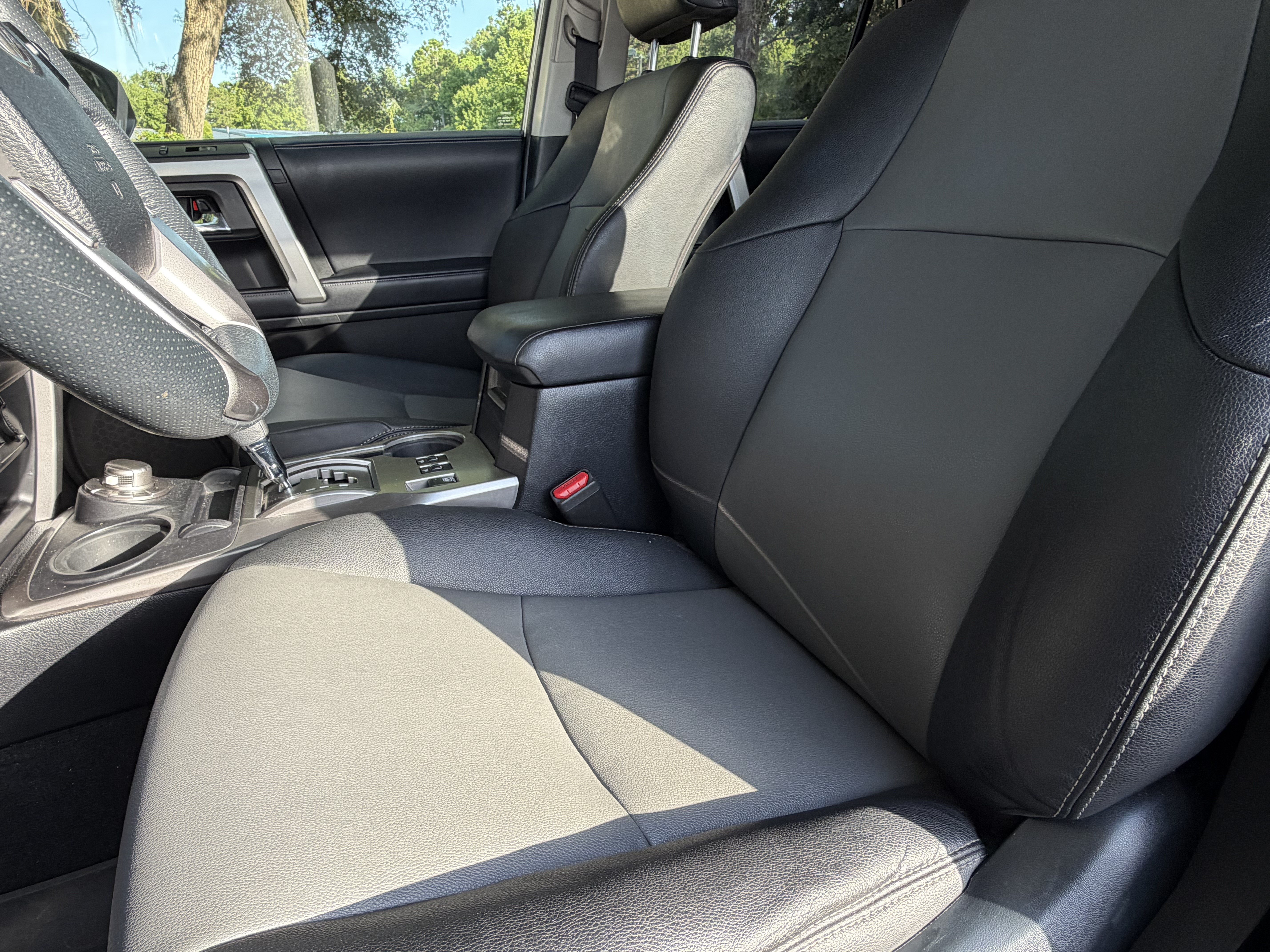 Used 2020 Toyota 4Runner SR5 Premium w/ Moonroof Package AWD/4WD image 17