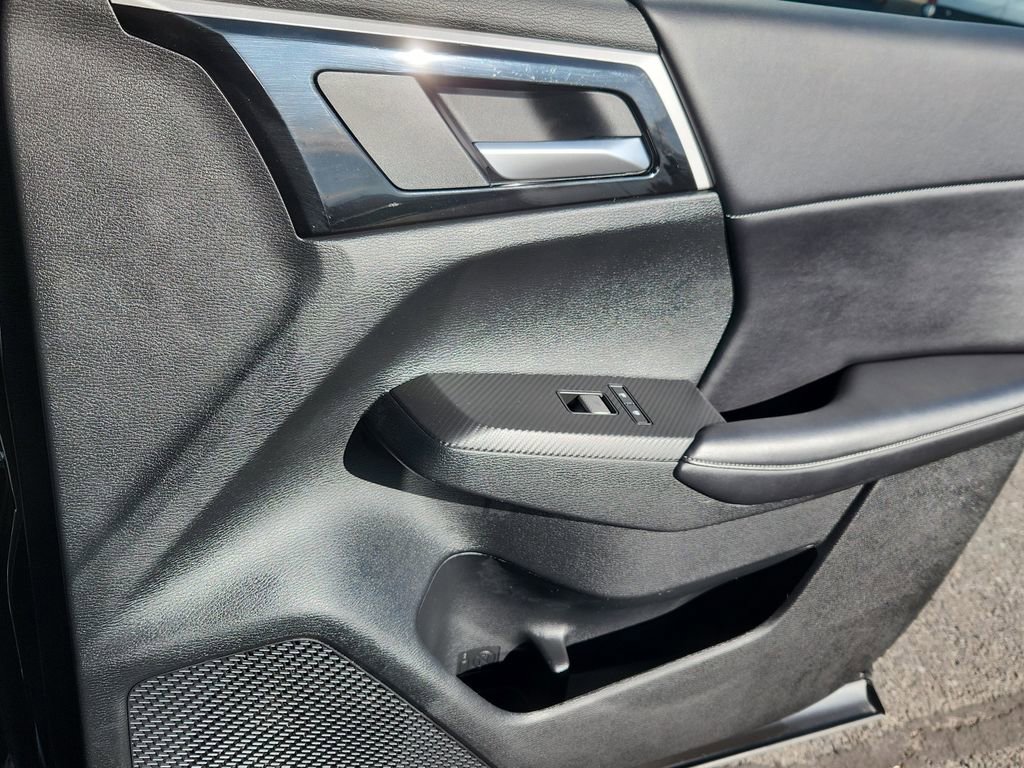 Used 2023 Mitsubishi Outlander SE image 16