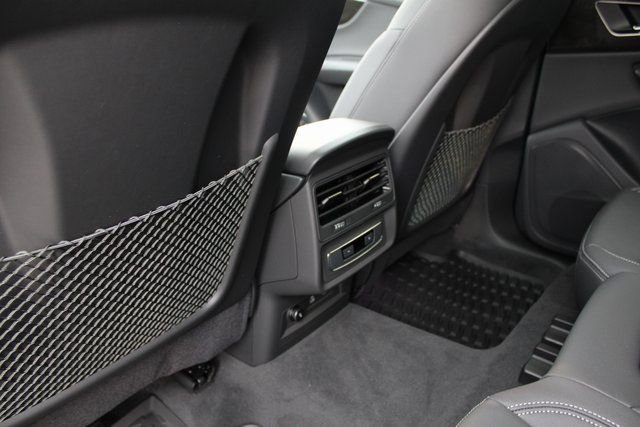 New 2025 Audi Q8 Premium image 10