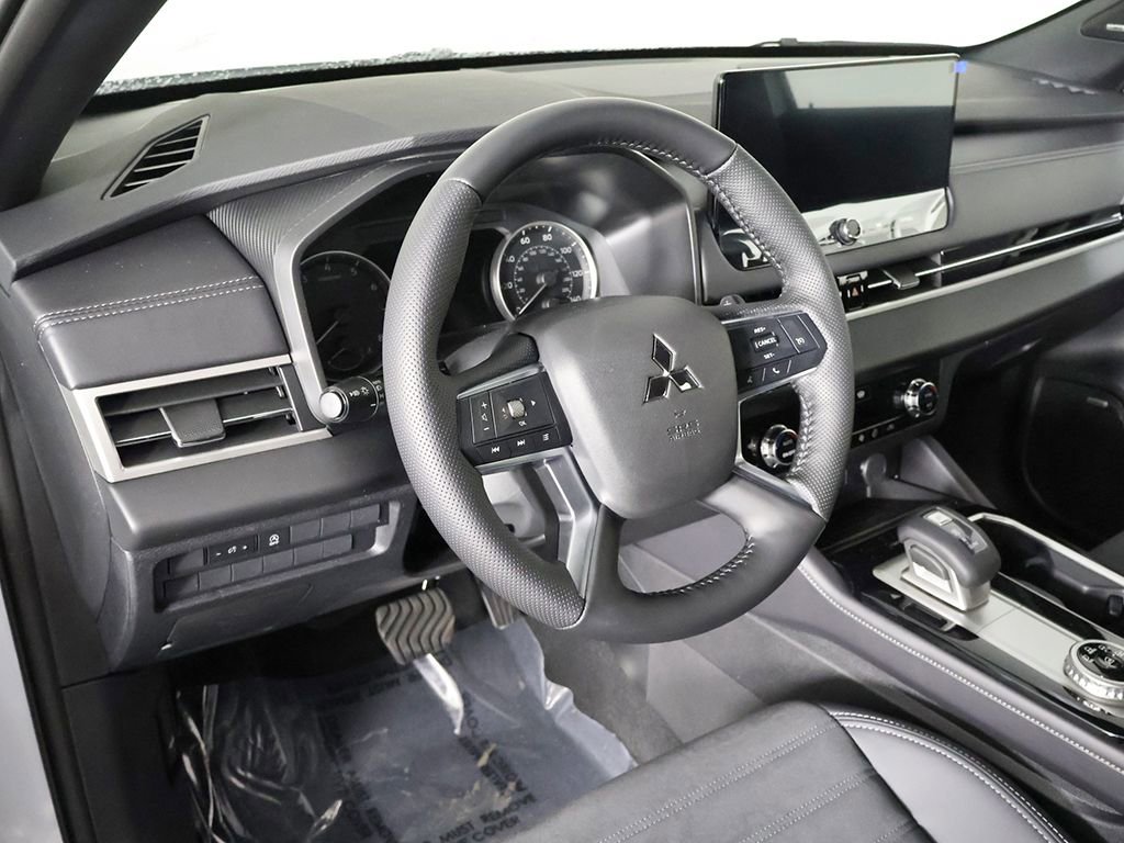 New 2026 Mitsubishi Outlander LE AWD/4WD image 25