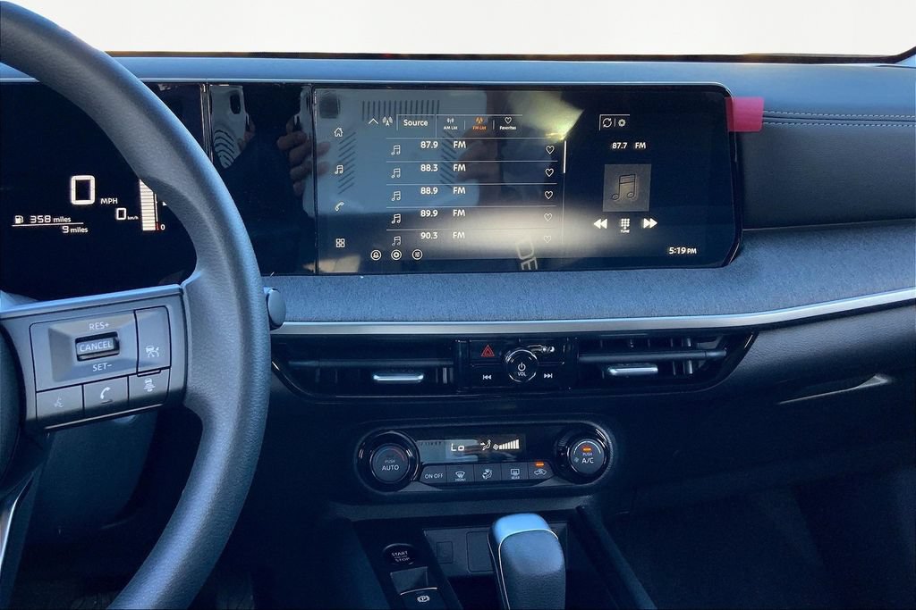 Used 2026 Nissan Kicks SV FWD image 9