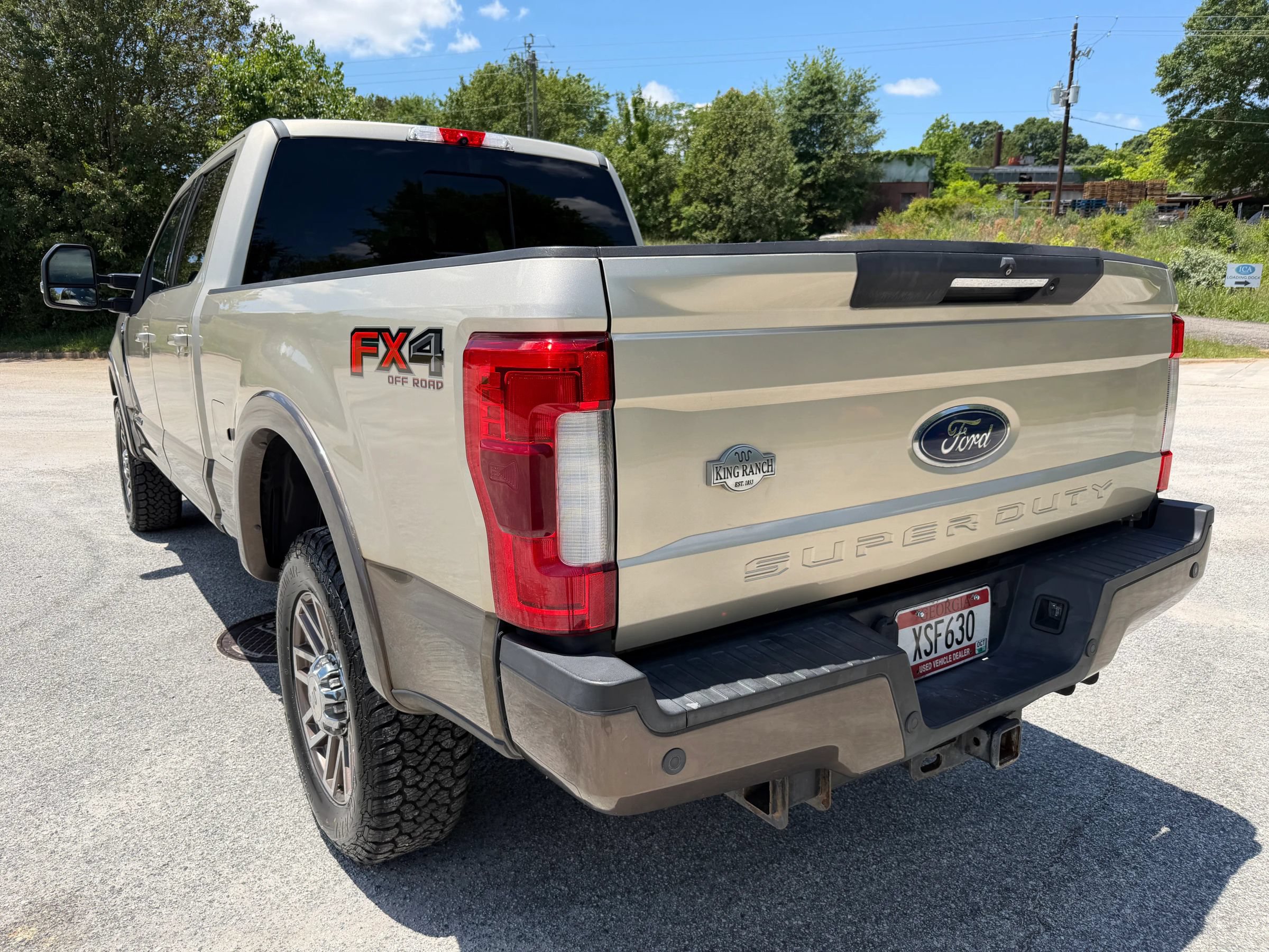 Used 2017 Ford F250 King Ranch w/ King Ranch Ultimate Package AWD/4WD image 3