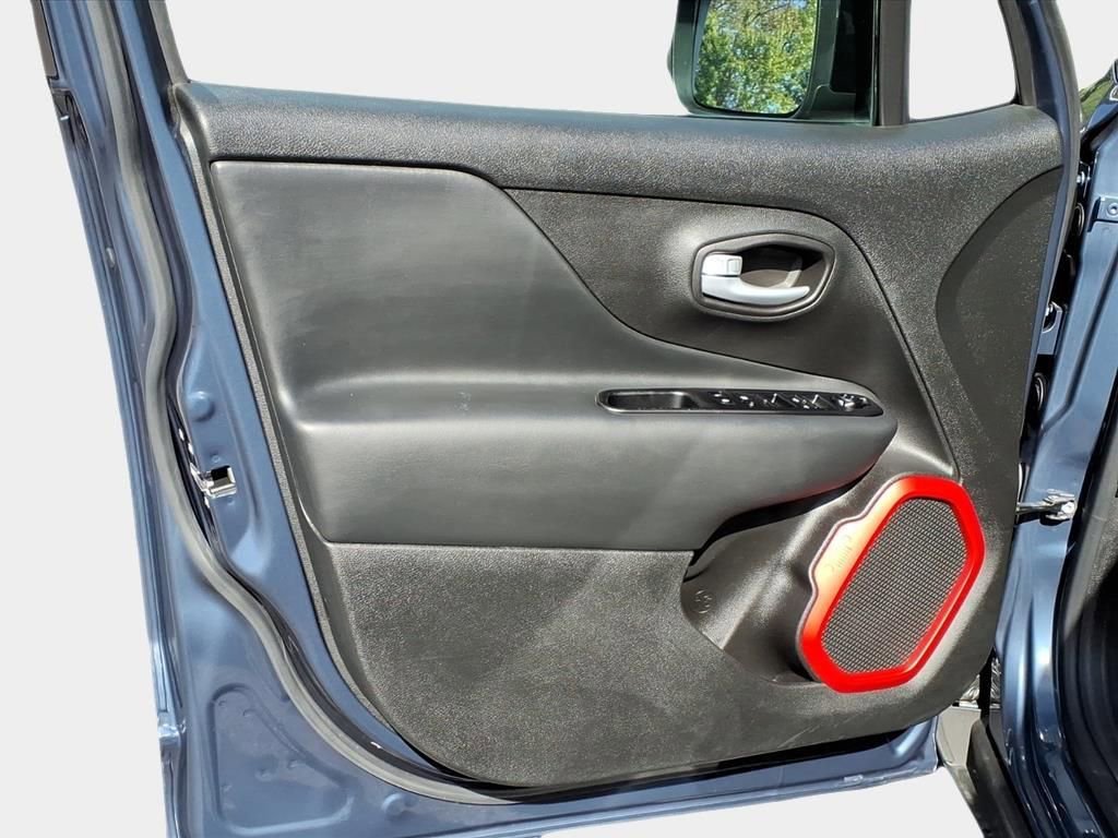 Used 2023 Jeep Renegade Trailhawk image 9