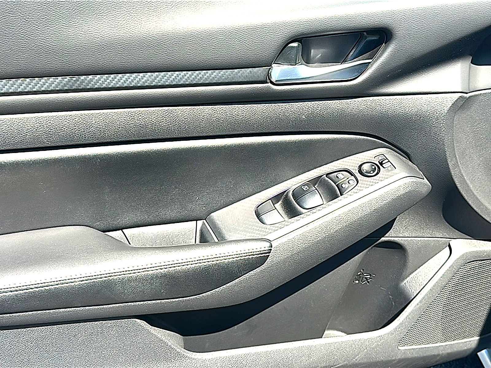 Used 2024 Nissan Altima 2.5 SV image 16