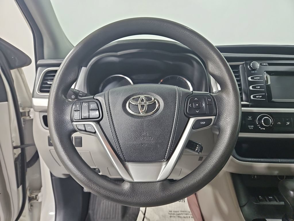 Used 2014 Toyota Highlander LE FWD image 15