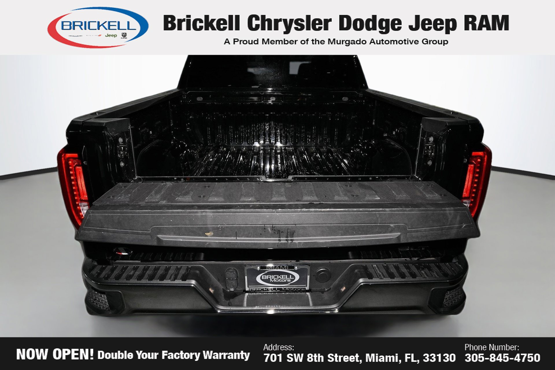 Used 2026 GMC Sierra 1500 SLT AWD/4WD image 13