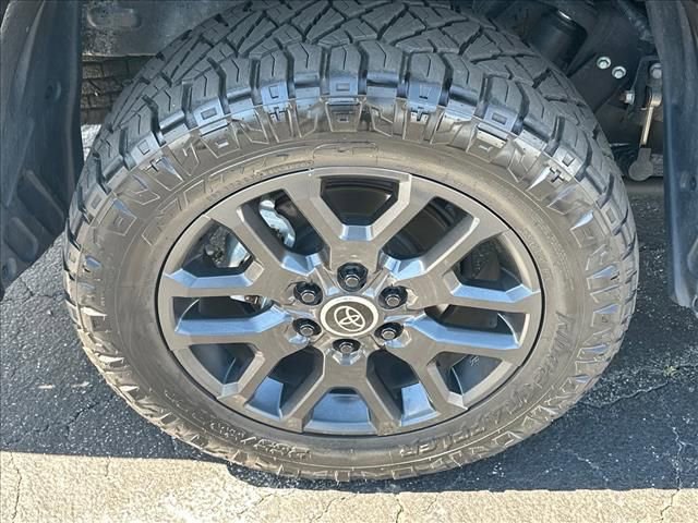 Used 2024 Toyota Tundra Platinum AWD/4WD image 36