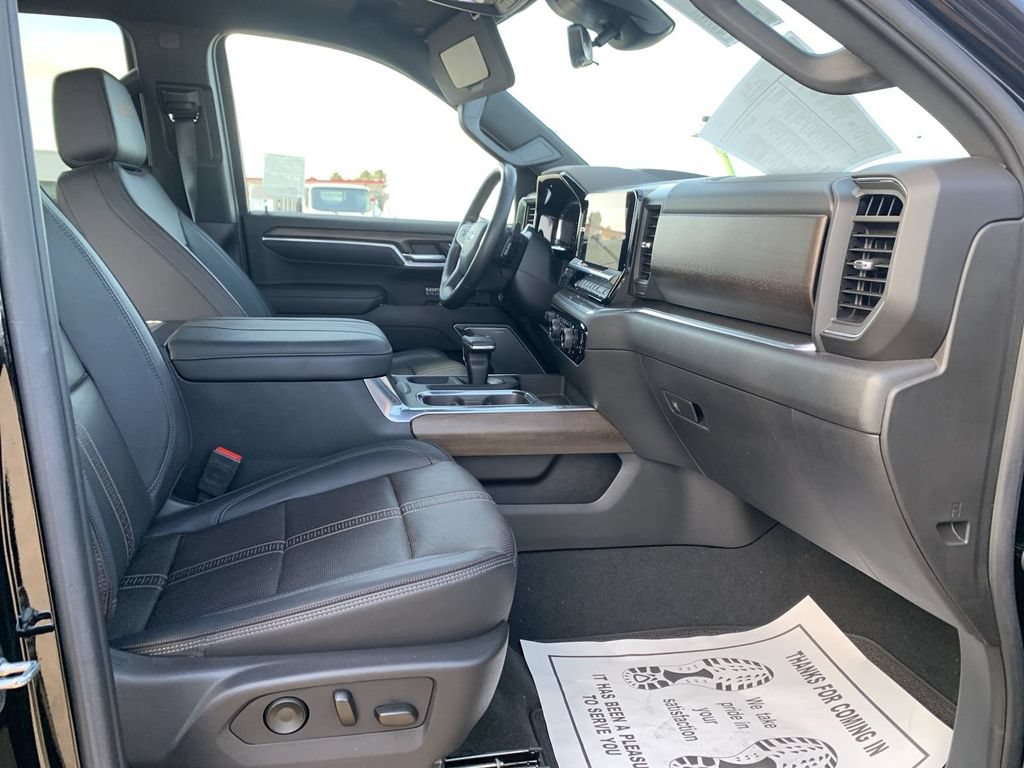 Certified 2025 Chevrolet Silverado 1500 High Country w/ Midnight Edition AWD/4WD image 27