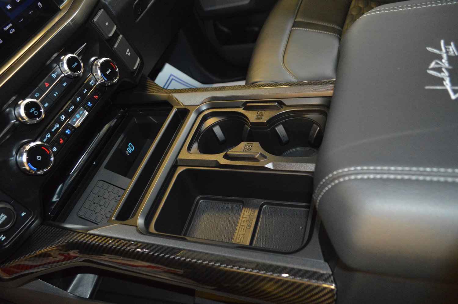 New 2026 Ford F250 Lariat w/ Black Appearance Package image 19