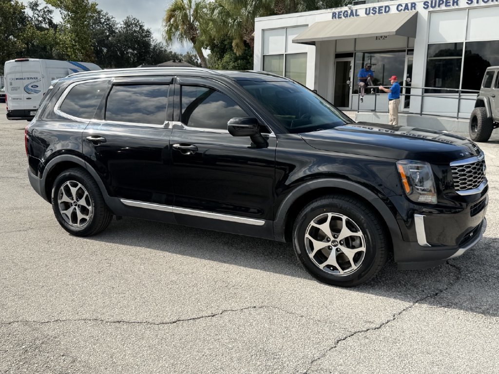 Used 2020 Kia Telluride EX FWD image 2