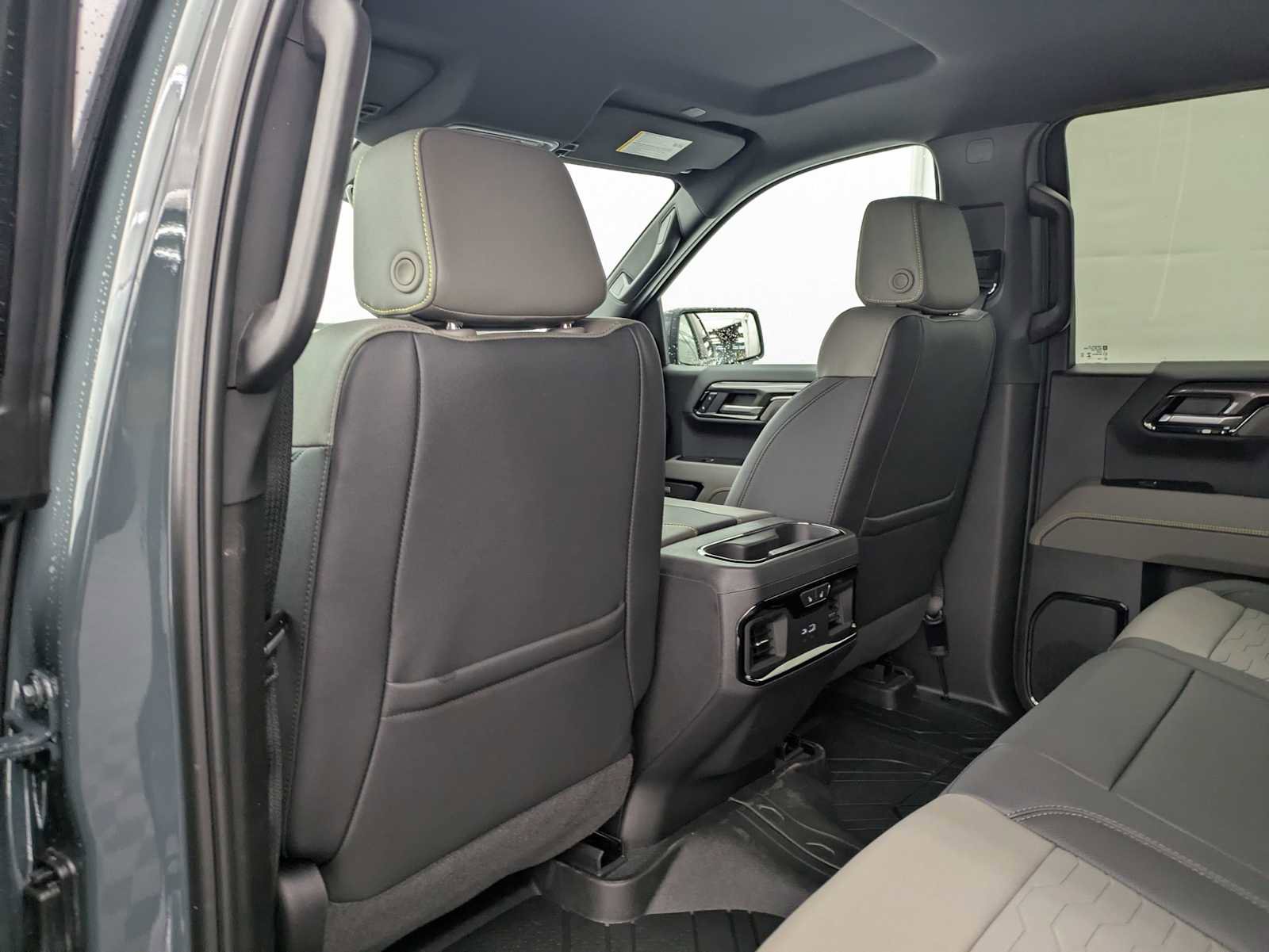 New 2026 Chevrolet Silverado 1500 ZR2 w/ Dark Appearance Package image 20