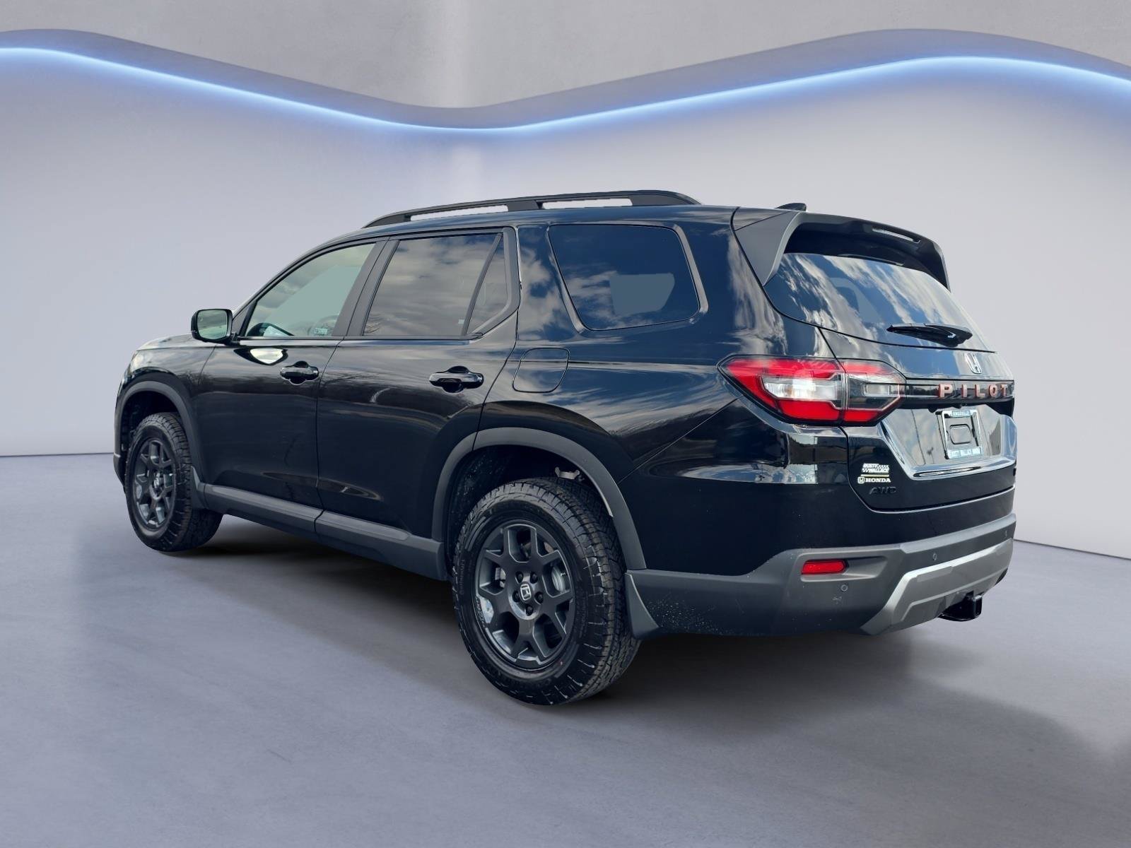 New 2026 Honda Pilot TrailSport image 3