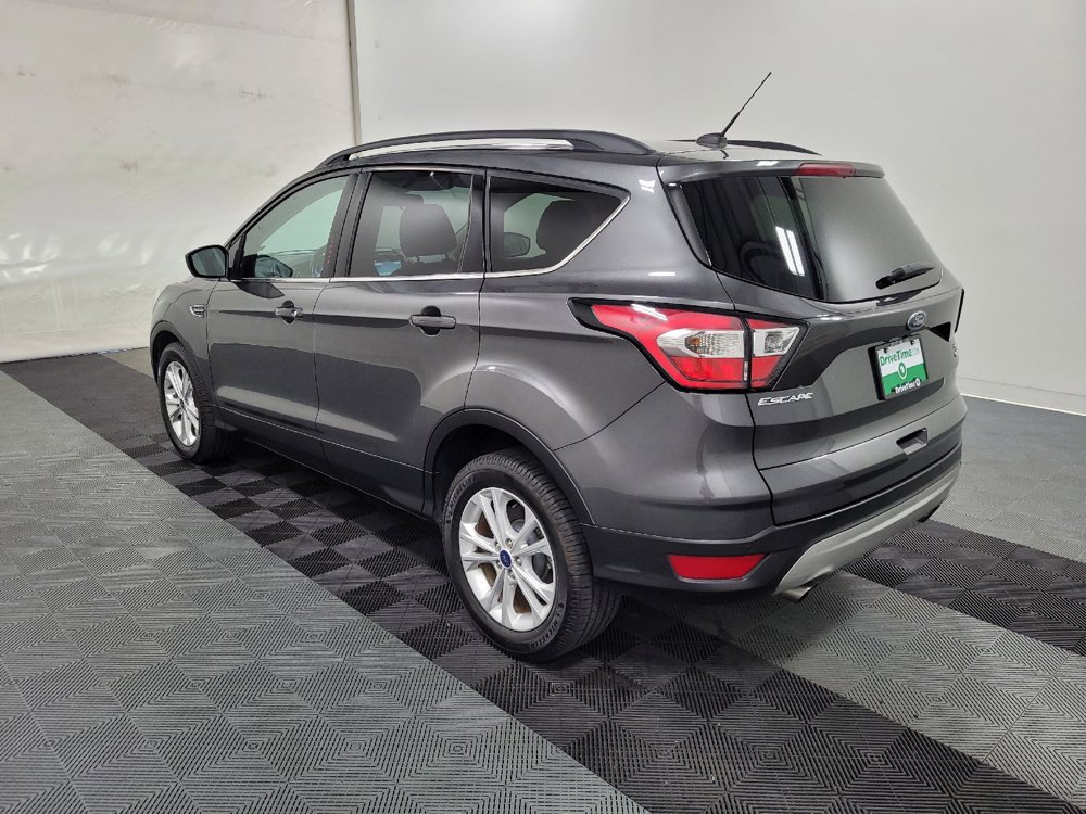 Used 2017 Ford Escape SE w/ SE Leather Comfort Package FWD image 3