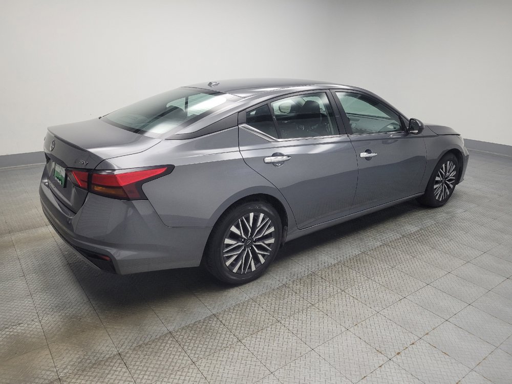 Used 2024 Nissan Altima 2.5 SV image 10