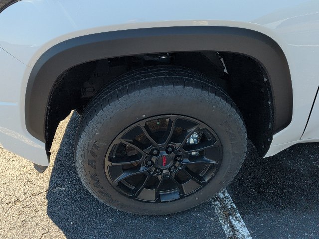 Used 2025 Toyota Tundra SR5 w/ SR5 Premium Package AWD/4WD image 4