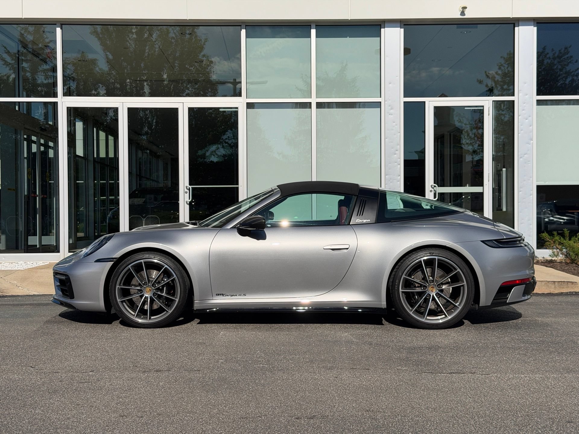 Used 2022 Porsche 911 Targa 4S AWD/4WD image 25