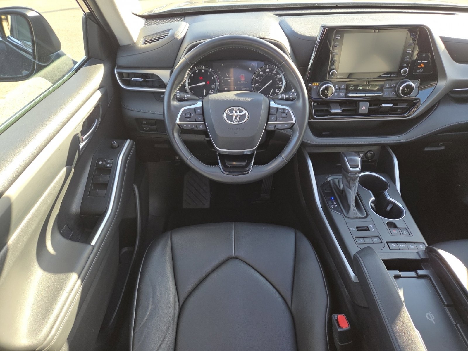 Used 2021 Toyota Highlander XLE image 25