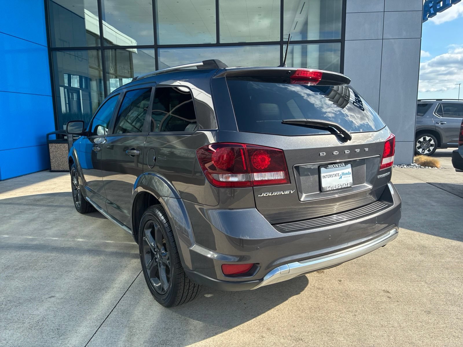 Used 2018 Dodge Journey Crossroad w/ Nav & Sun Group FWD image 7