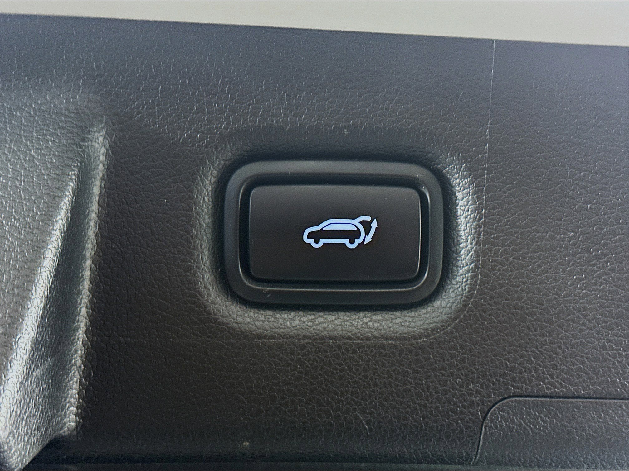 Used 2020 Hyundai Santa Fe SEL w/ Convenience Package FWD image 28